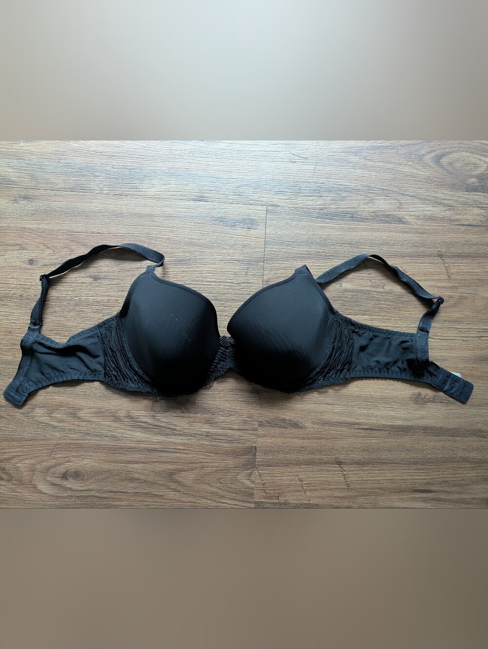 Wacoal Black T-Shirt Underwire Bra with Lace Sides Sz 34DD